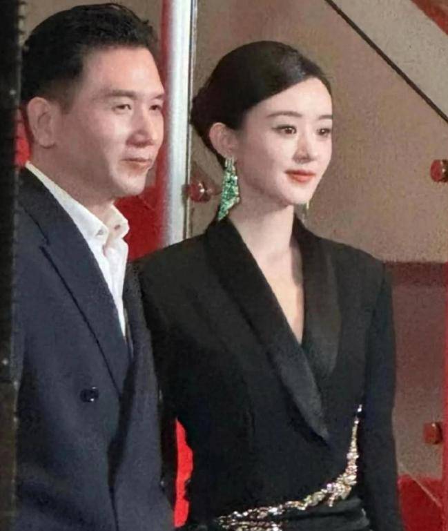 赵德胤单独带赵丽颖儿子玩耍