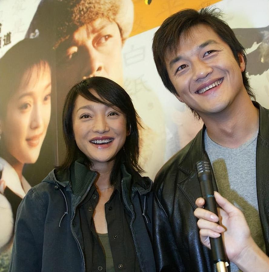 李亚鹏妻子称经济不好要换小房子