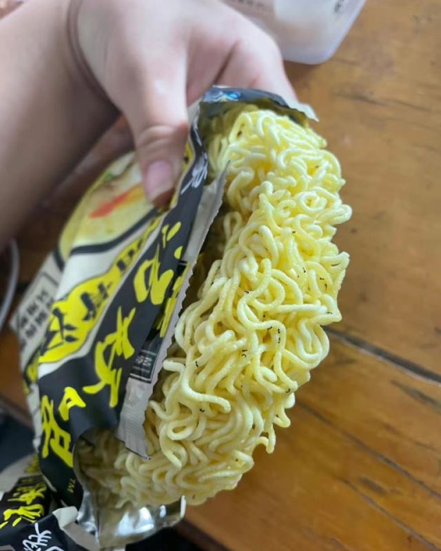 白象面饼有金属异物