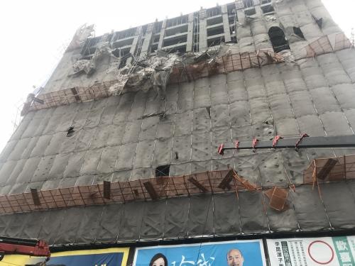 台工地未按图纸施工致楼房瞬间倒塌