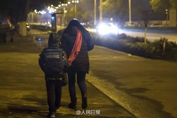 男童失踪13天 志愿者凌晨崩溃哭泣：一场揪心的搜救行动