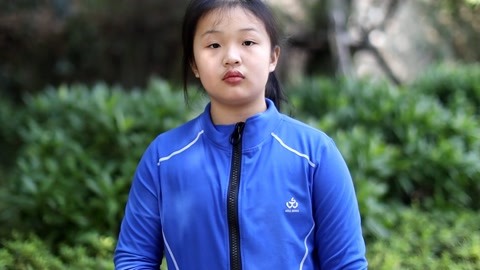 12岁女孩暴增25斤