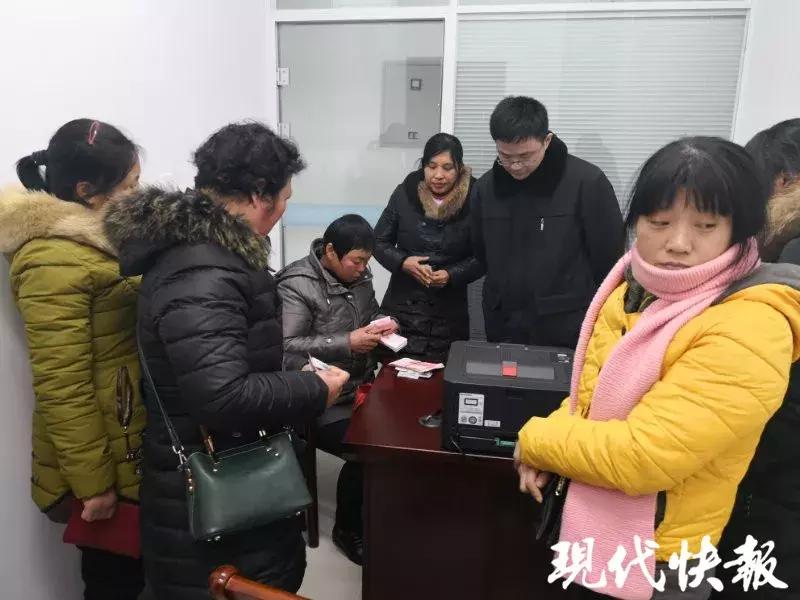 扛楼女工还债50多万