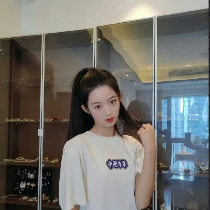 雅安纪委监委回应黄杨钿甜耳环事件：真相究竟如何？