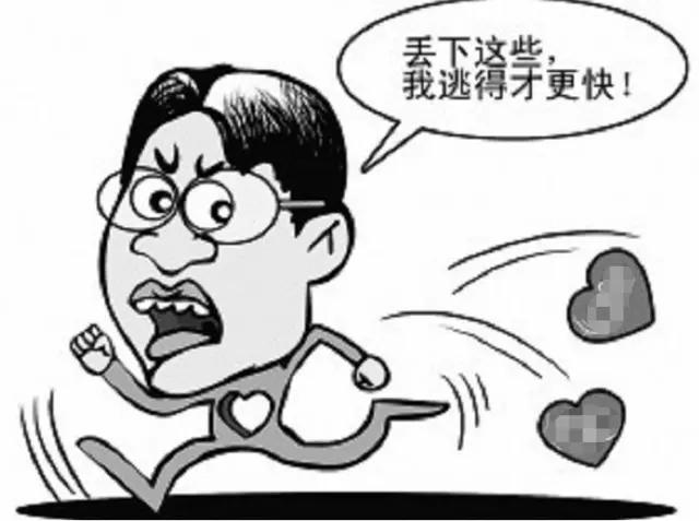 拎起学生威胁要从3楼扔下的老师被拘