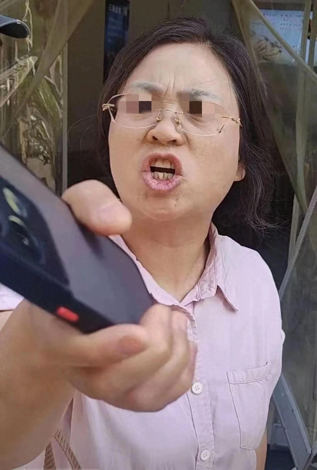 女子应聘文员被回复“太丑了”
